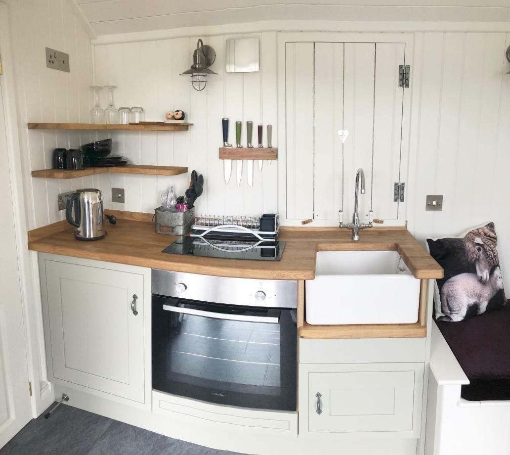 The Shepherds Hut Villa Lonmore Exterior foto